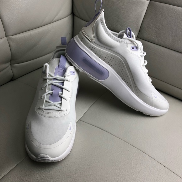 Women Nike AirMax Dia - Picture 3 of 5